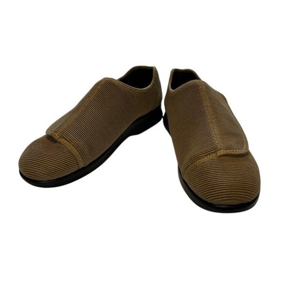 Propet, camel tan corduroy, hook & loop closure, men’s 11.5m, NWOB main image 5